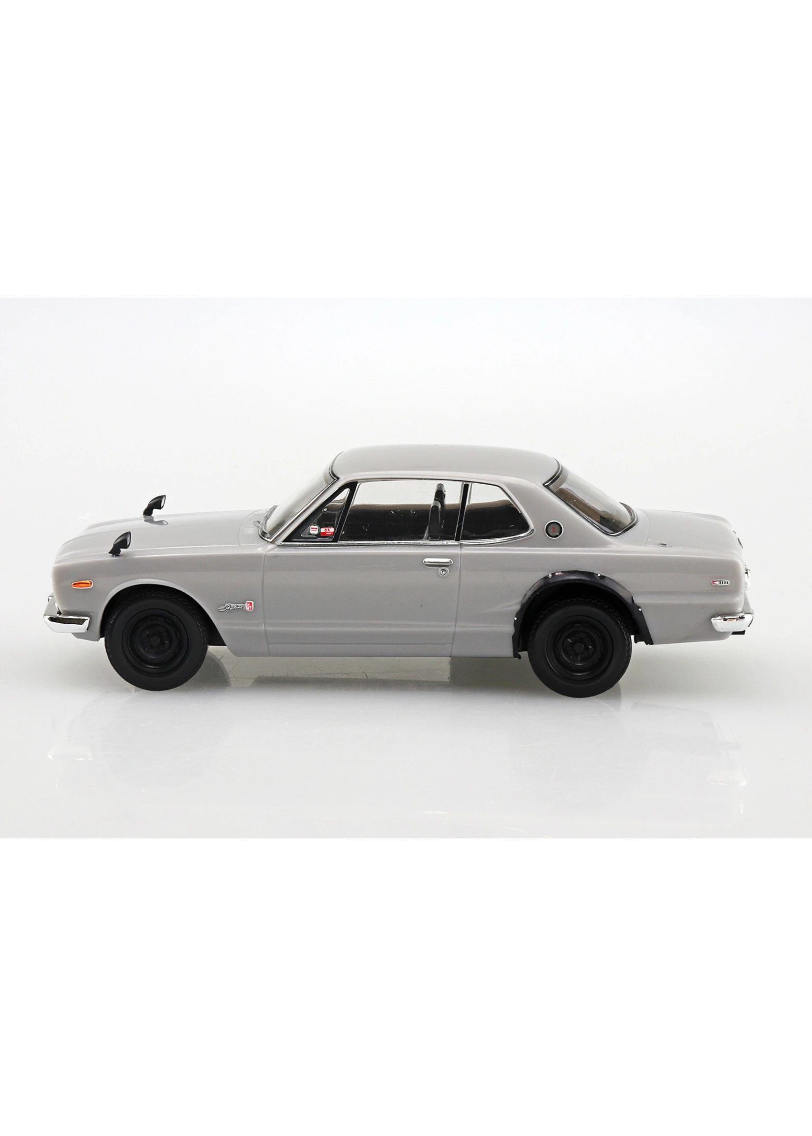 Aoshima 05882 - 1/32 Nissan Skyline 2000 GT-R - Silver - Image 5