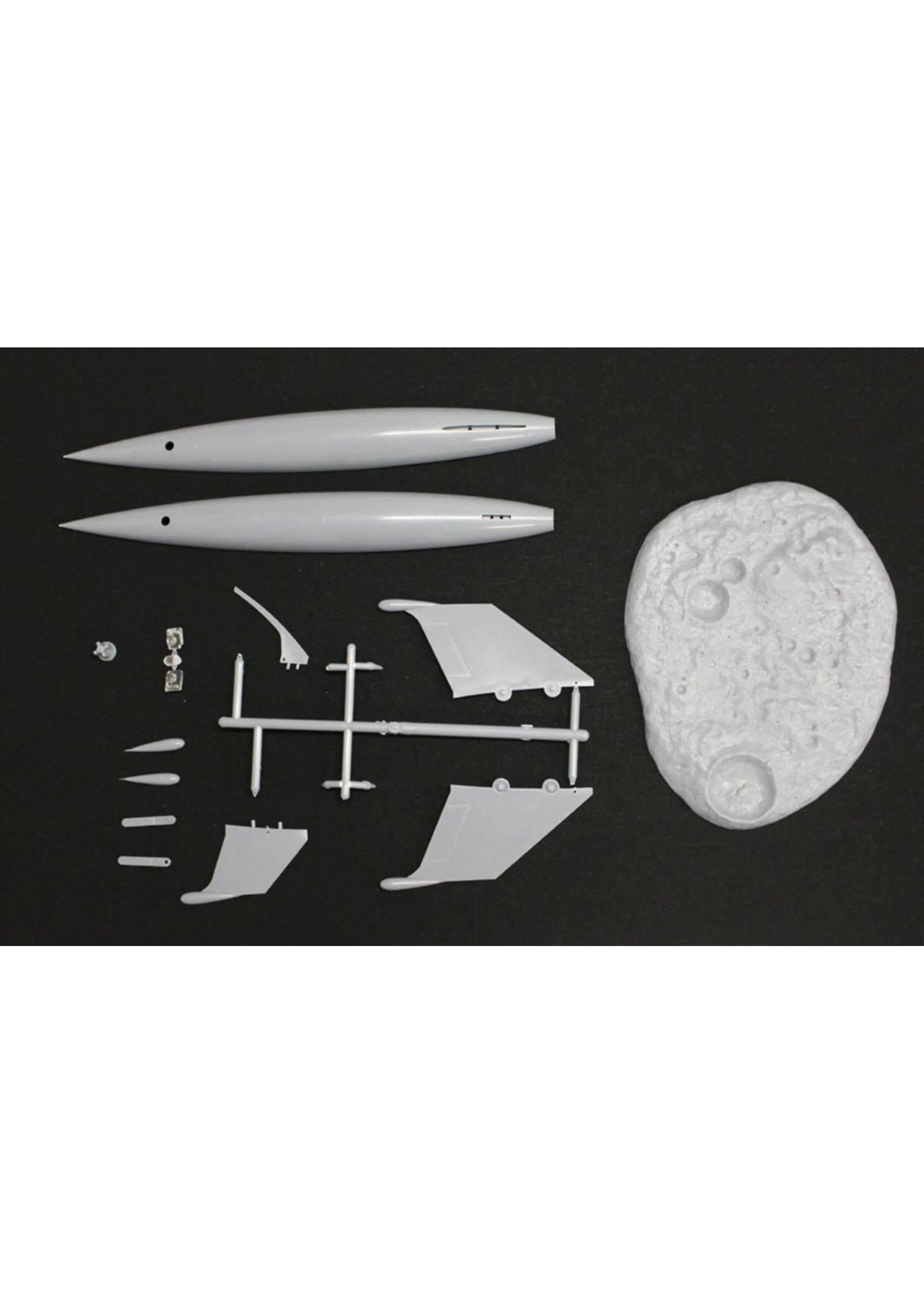 Pegasus Hobbies 9111 - 1/144 Luna Rocketship - Image 2
