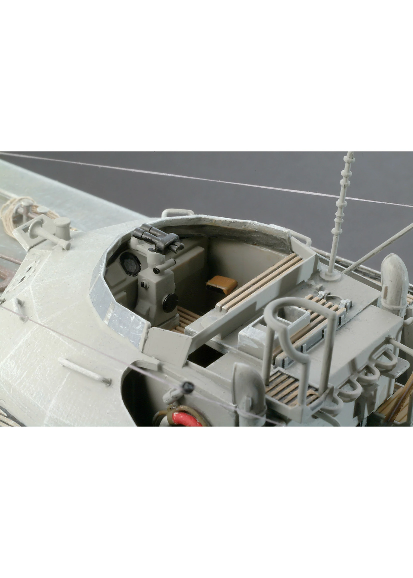 Revell Of Germany 05162 - 1/72 German Fast Attack Craft S-100 - Image 4