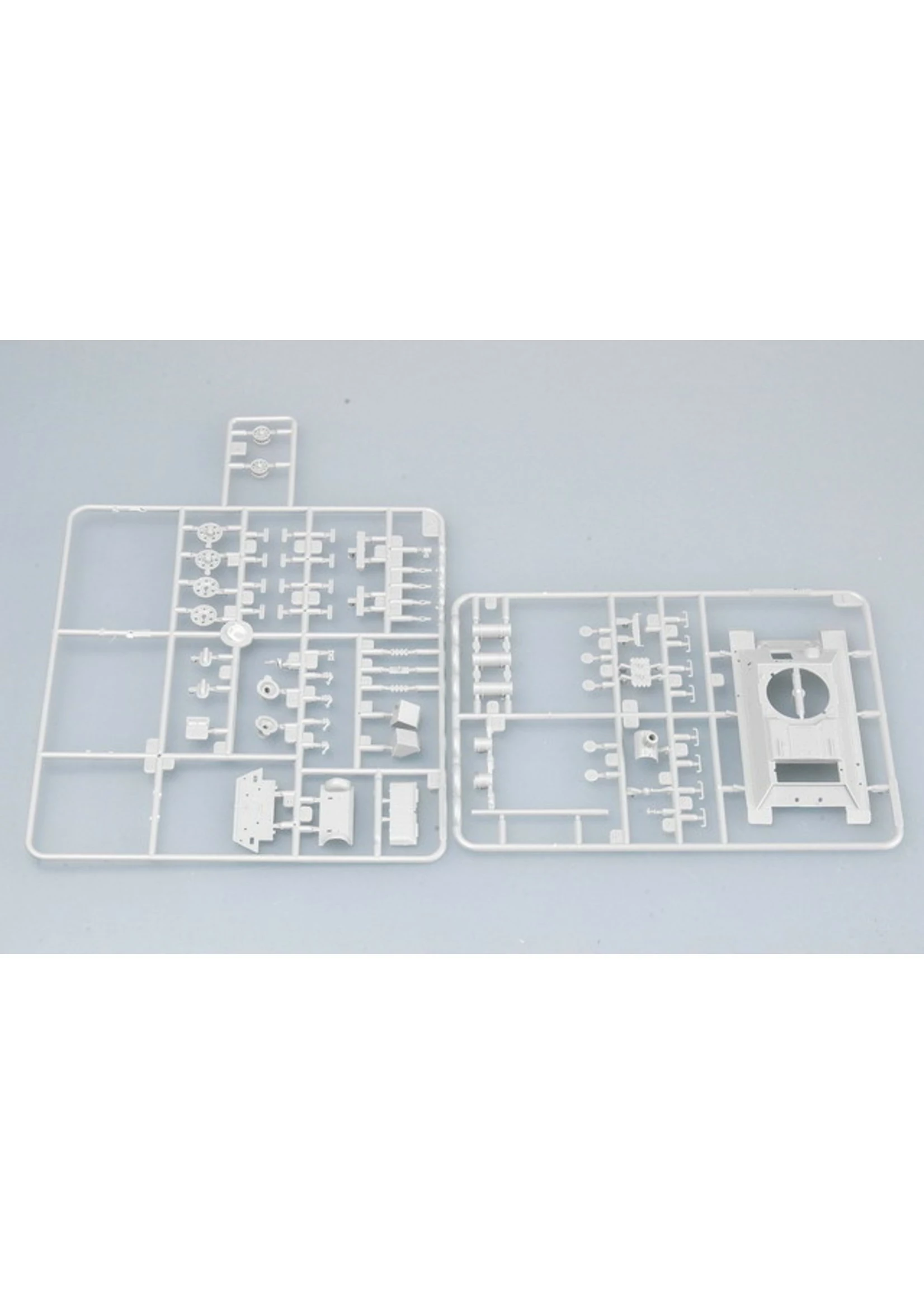 Trumpeter 7207 - 1/72 Soviet T-34/85 MOD.1944 - Image 4